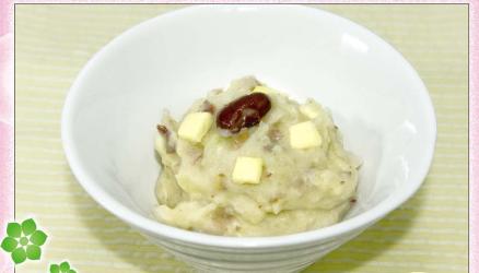 Mashed potato with mixed beans and cheese