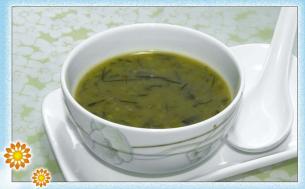 Seaweed and mung bean sweet soup (snack)